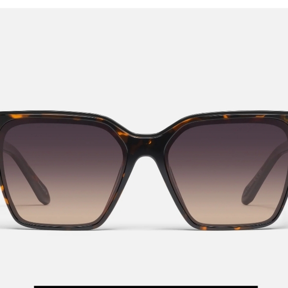 Quay Australia Tortoise Frame Level Up Polarized Sunglasses - Picture 2 of 2